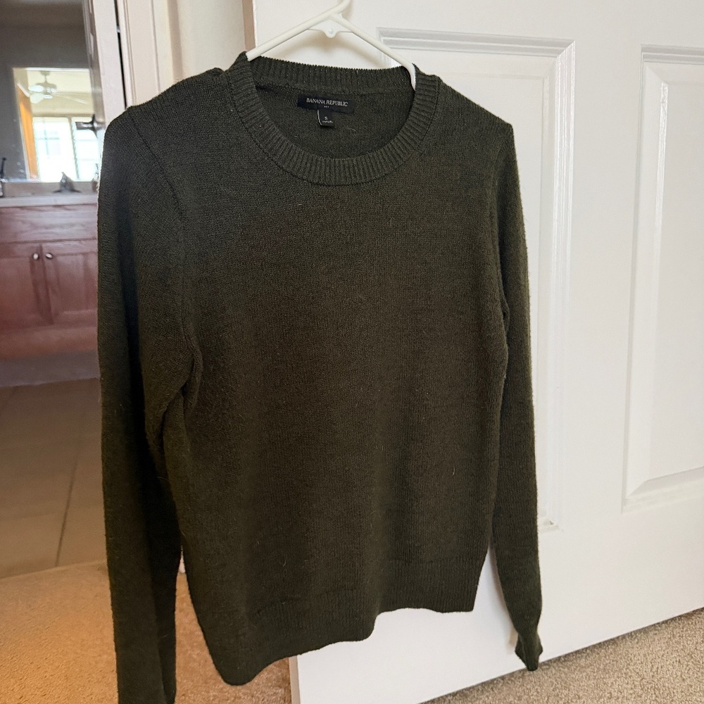 Banana Republic Olive Green Sweater, Size Small